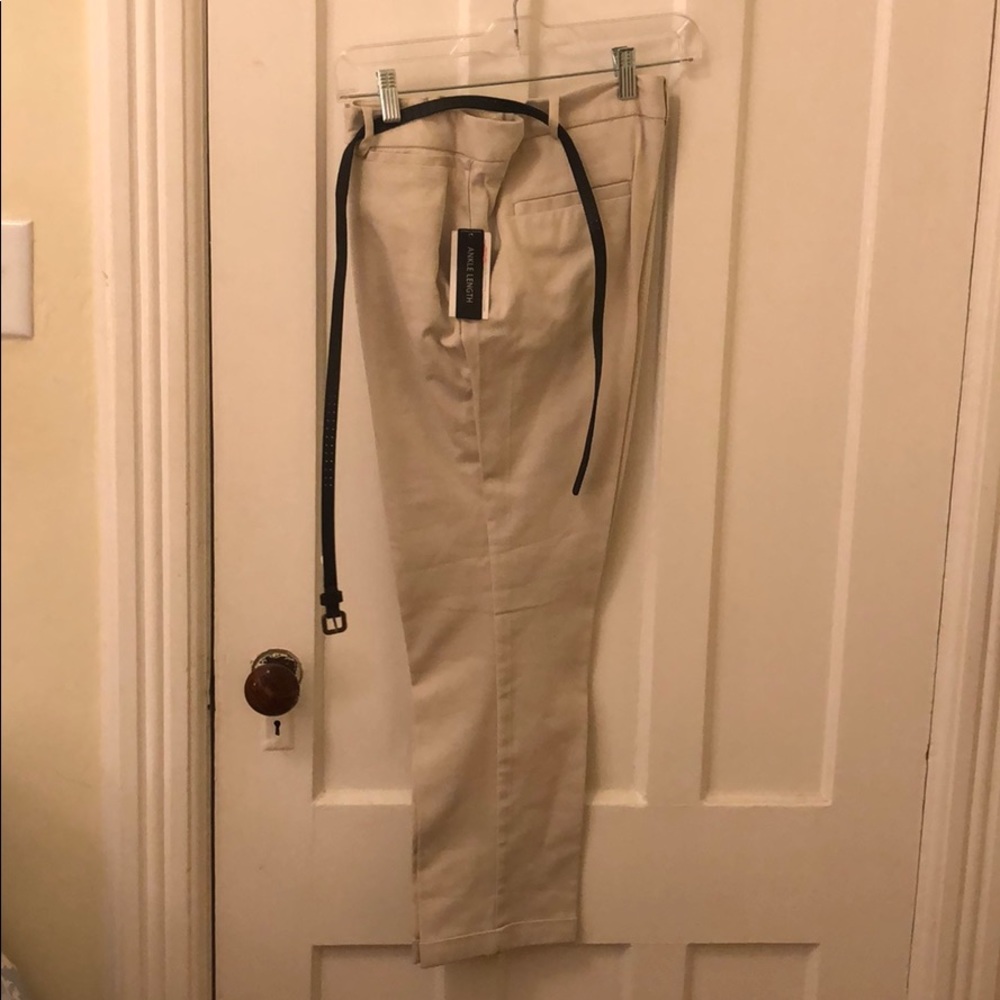 Worthington - Beige cropped ankle length pants NWT